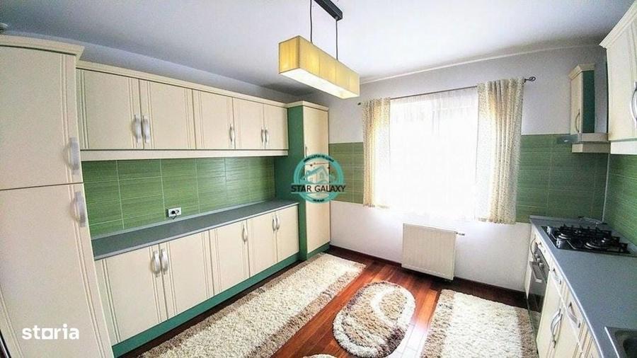 Casă cu 4 camere în Vulcan