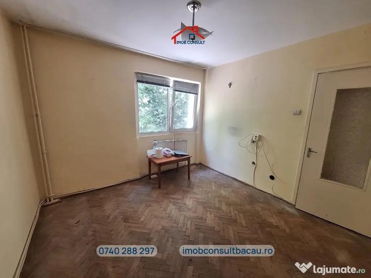 Apartament cu 2 camere decomandat în Banca Națională