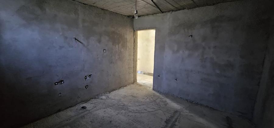 Casă individuală cu 4 camere cu Garaj în Asău