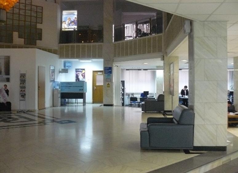 Birou, de 3,897 mp, în Central