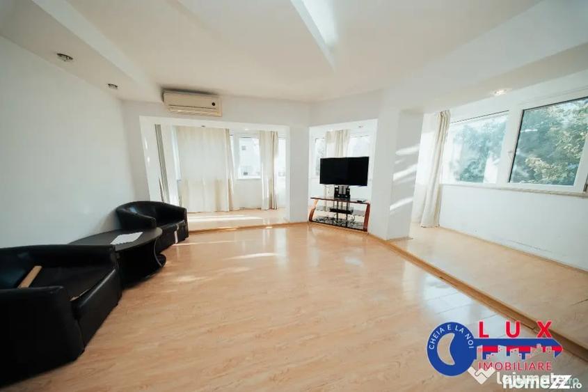 Apartament cu 3 camere decomandat în Babadag