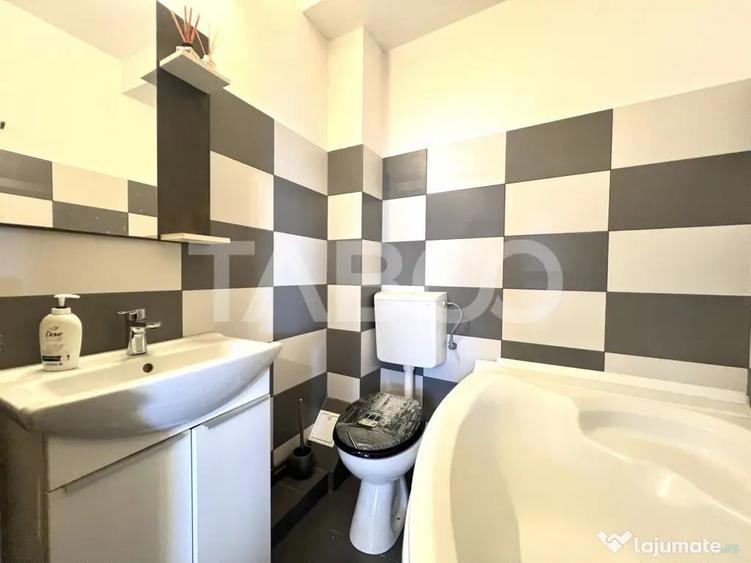 Apartament cu 3 camere semidecomandat în Central