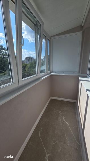 Apartament cu 3 camere semidecomandat în Tei