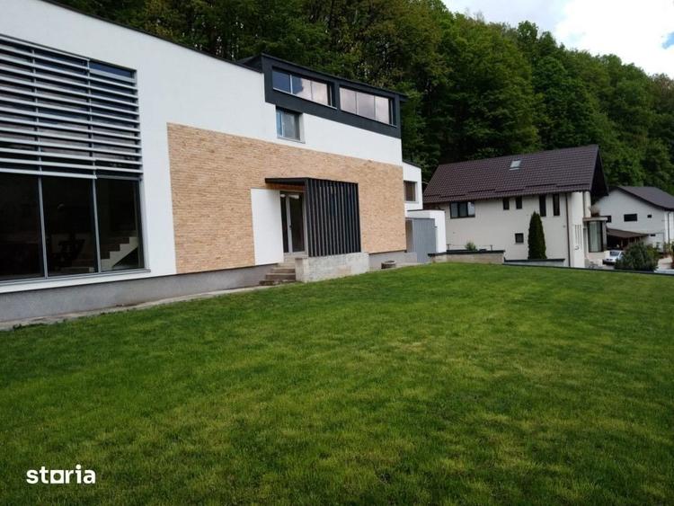 Casă cu 5 camere cu Teren 997 Mp în Bascov