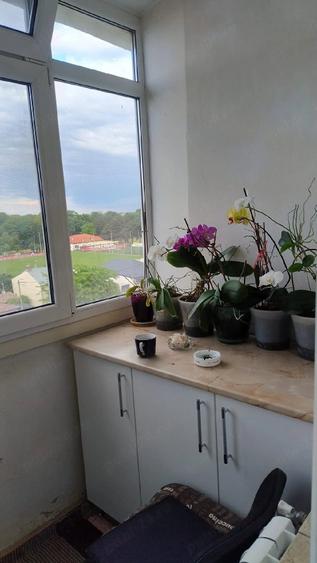 Apartament cu 3 camere semidecomandat în Mărășești