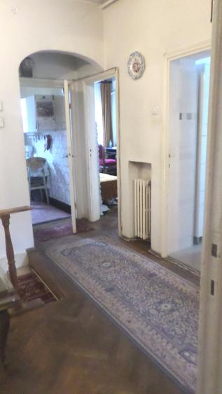 Apartament cu 3 camere decomandat în Capitale