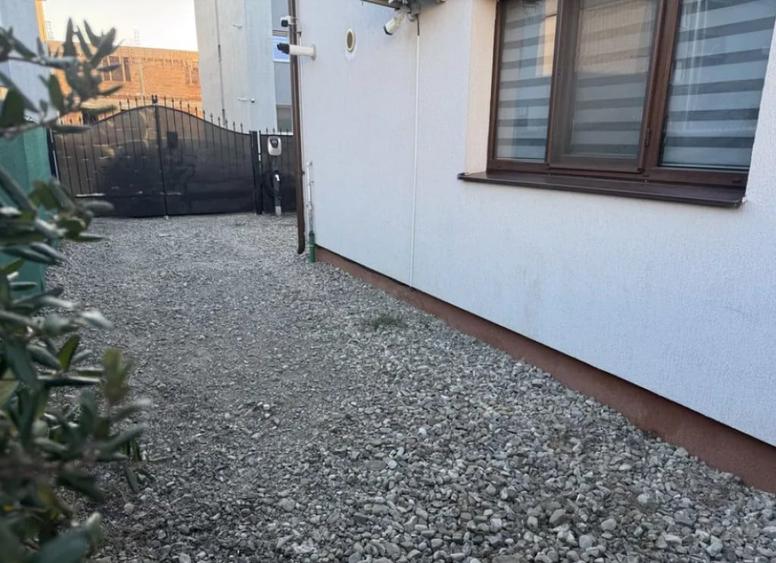 Apartament cu 2 camere decomandat în Sânpetru