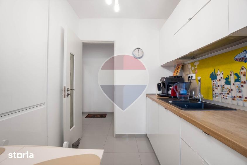 Apartament cu 3 camere semidecomandat în Noua