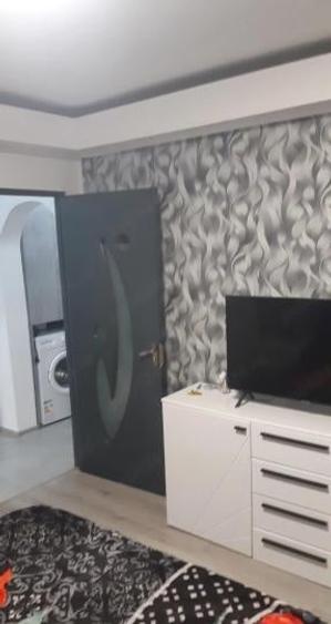 Apartament cu 3 camere decomandat, mobilat în Berceni