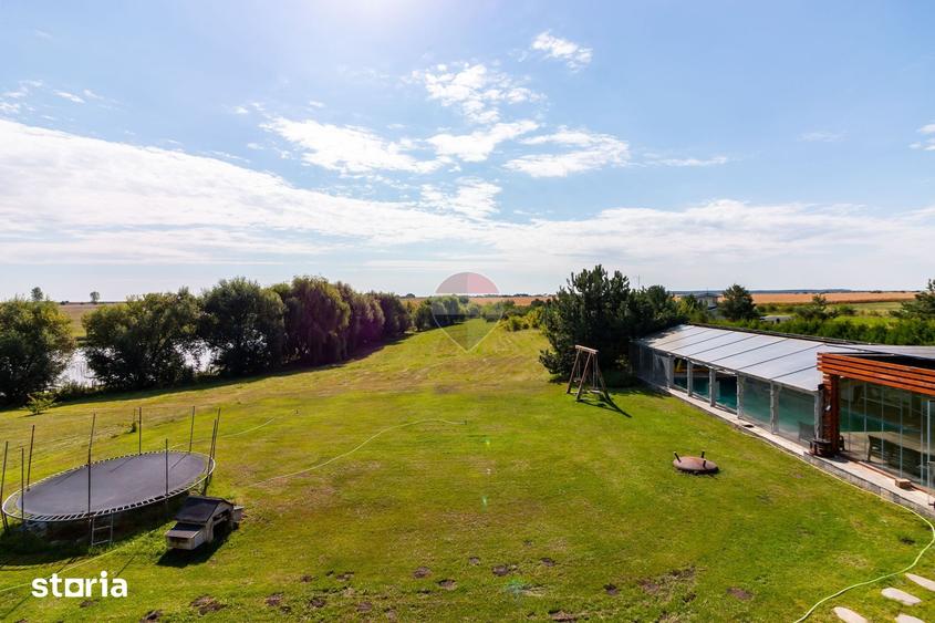 Casă cu 6 camere cu Teren 59248 Mp în Dascălu
