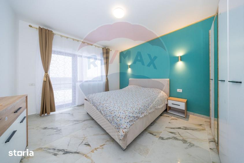 Casă cu 9 camere cu Teren 501 Mp în Astra