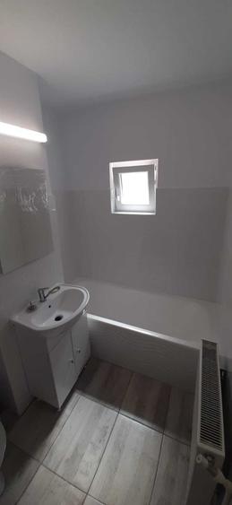 Apartament cu 2 camere decomandat în Piața Centrală