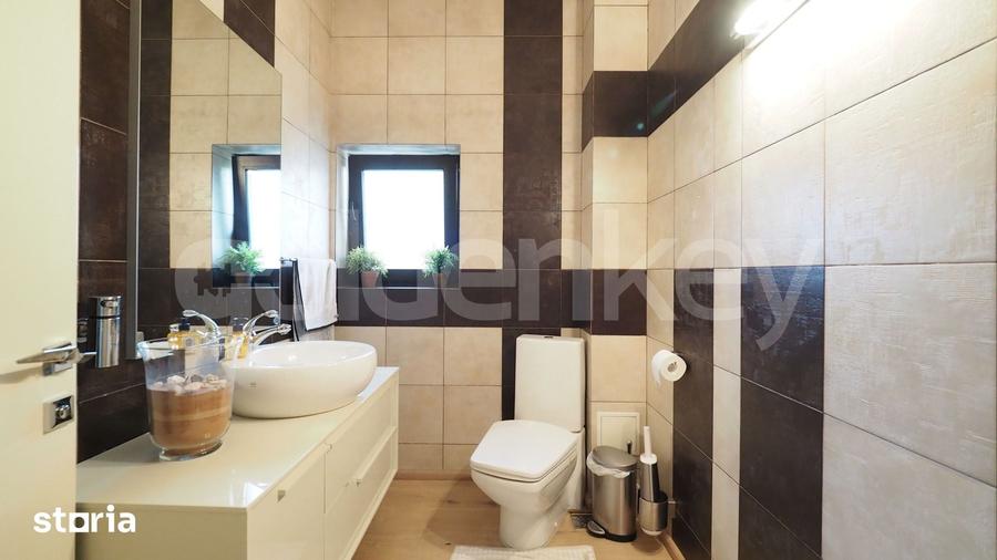 Casă cu 5 camere cu Teren 750 Mp în Central