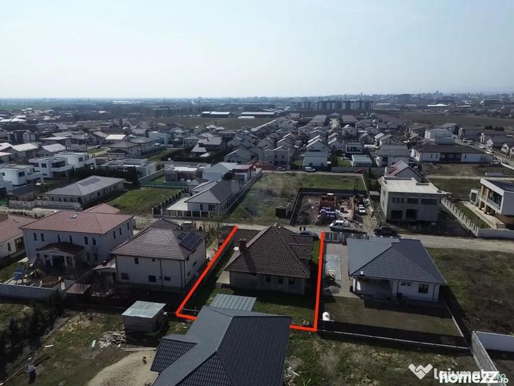 Casă cu 7 camere cu Teren 615 Mp în Est