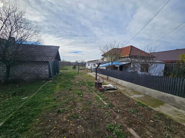 Casă individuală cu 6 camere cu Canalizare în Ștefănești