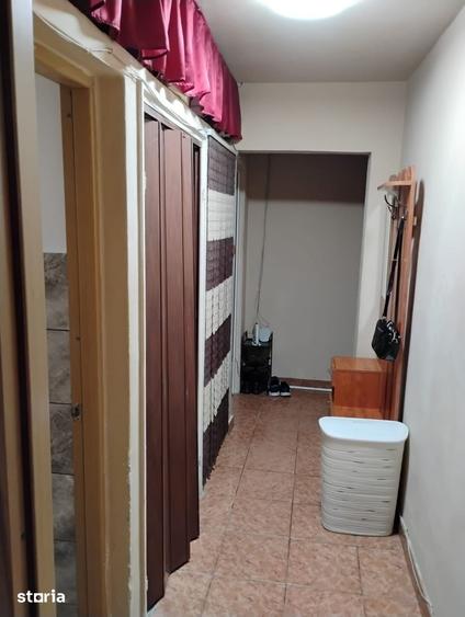 Apartament cu 3 camere decomandat în Micro 15