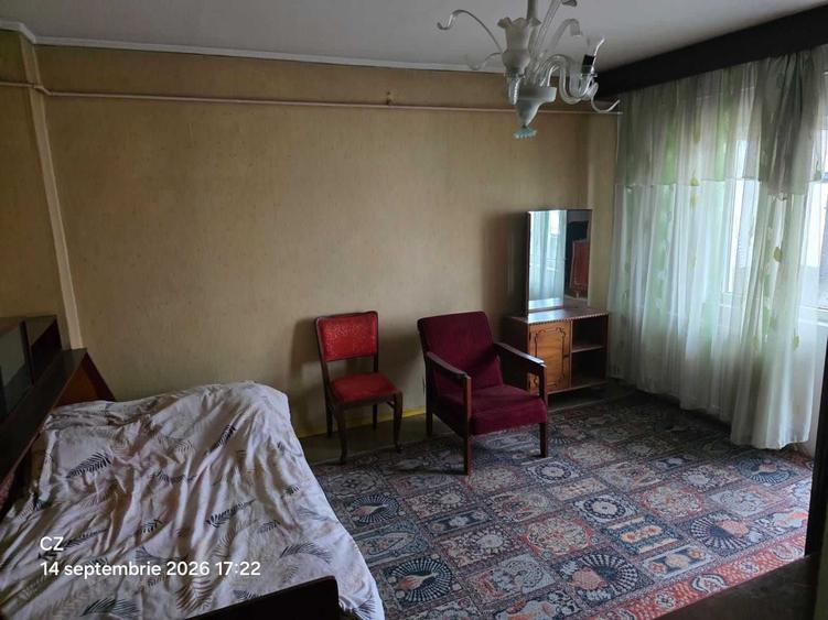 Apartament cu 3 camere decomandat în Paltiniș