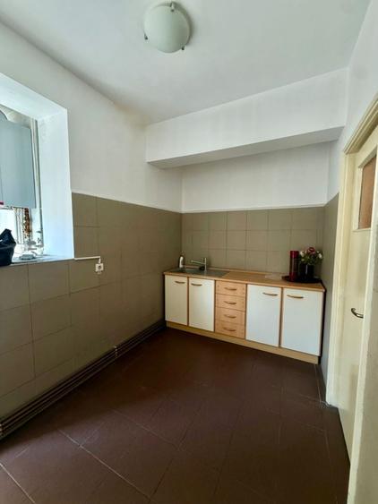 Apartament cu 4 camere în P-ța Romană