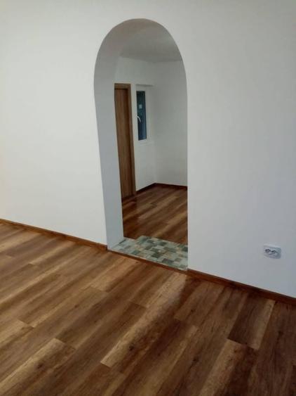 Casă cu 4 camere în Niculești