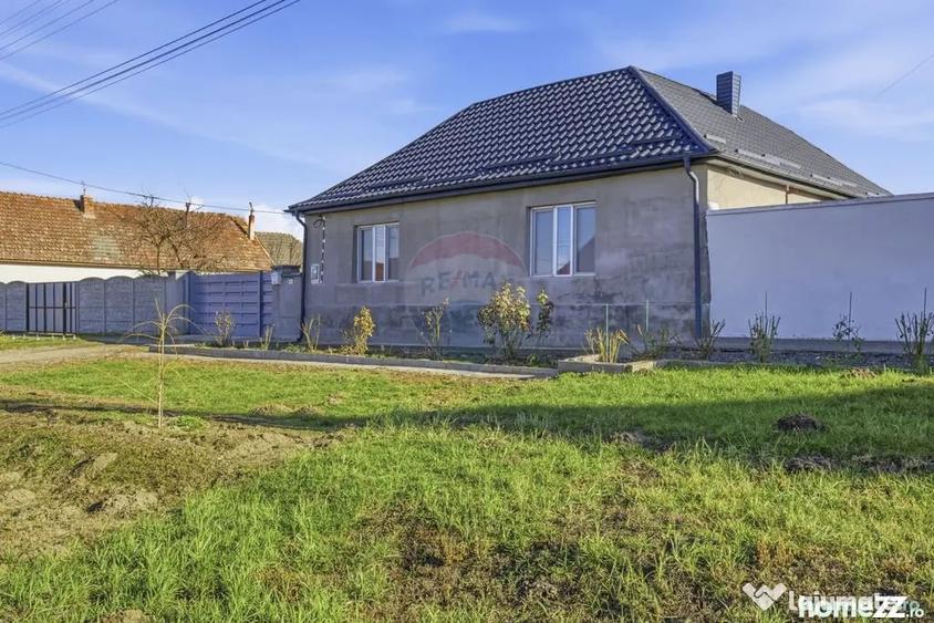 Casă cu 3 camere cu Teren 1439 Mp în Satu Mare