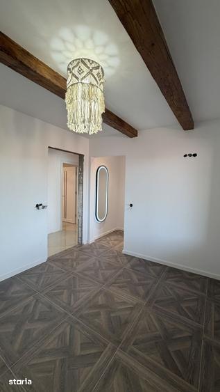Apartament cu 5 camere în Sud