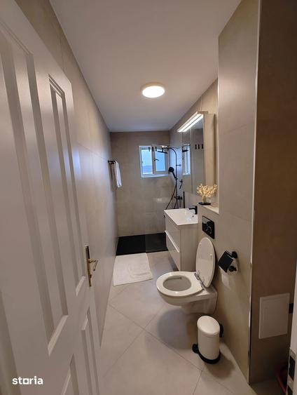 Apartament cu 4 camere decomandat, mobilat în Traian