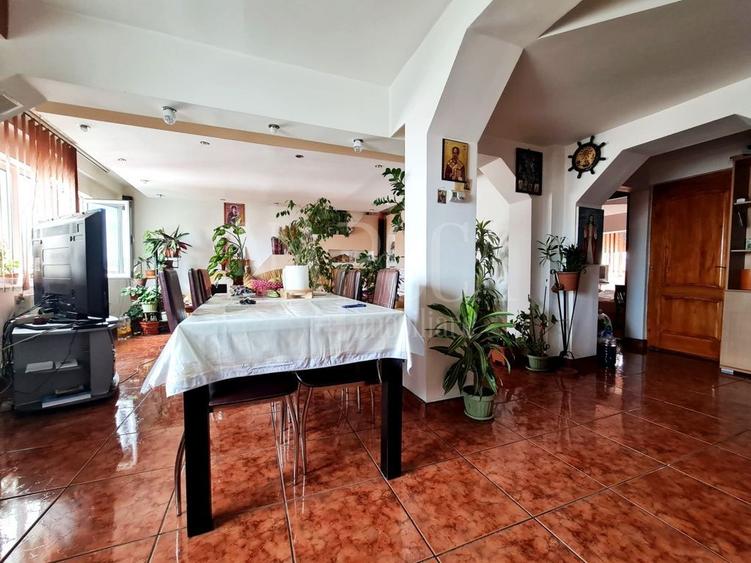 Apartament cu 3 camere semidecomandat în Mărăști — fotografia 2