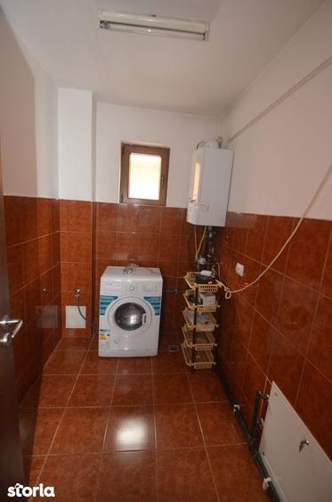 Casă cu 5 camere cu Canalizare în Ghiroda