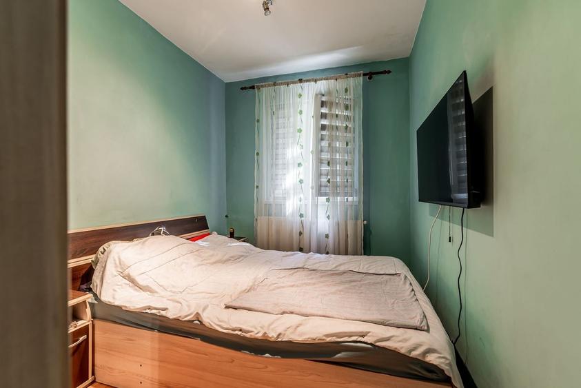 Apartament cu 3 camere semidecomandat în Aurel Vlaicu