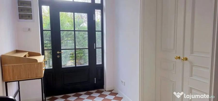 Casă cu 2 camere cu Teren 200 Mp în Central