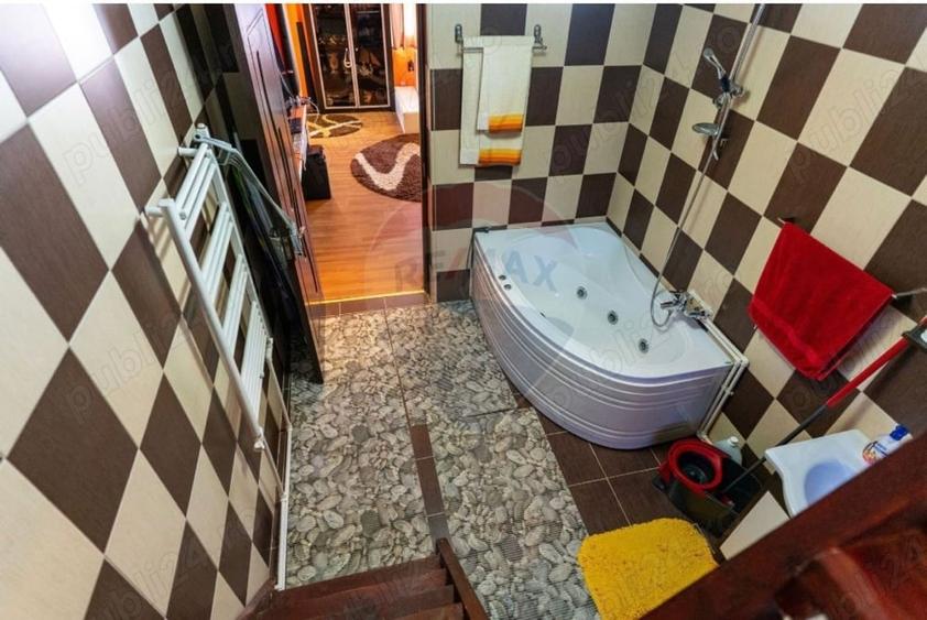 Casă cu 4 camere cu Teren 2800 Mp în Dudești