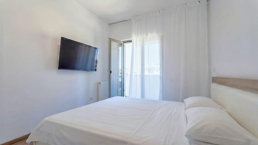 Apartament cu 2 camere, mobilat în Tomis Plus