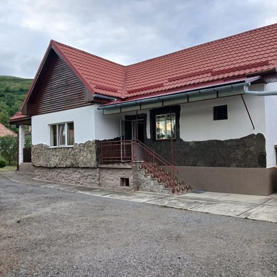 Casă cu 3 camere în Central