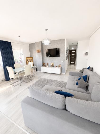 Apartament cu 3 camere decomandat în Km 4