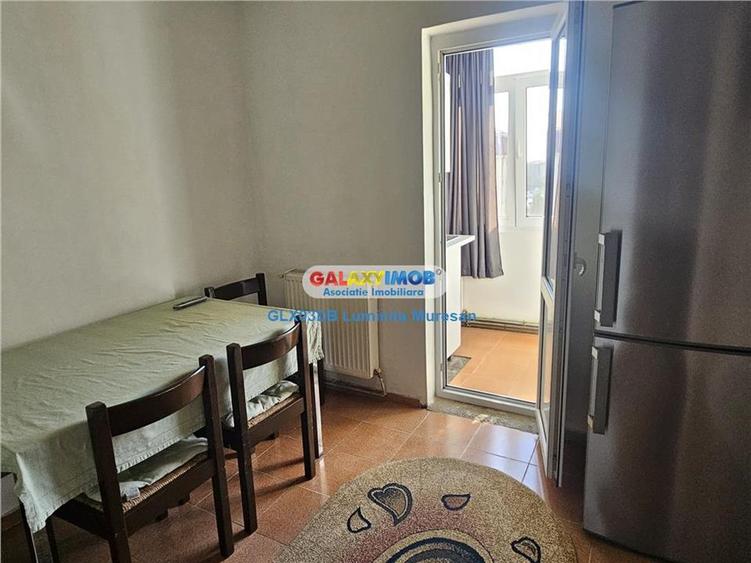 Apartament cu 2 camere decomandat, mobilat în Micro 12