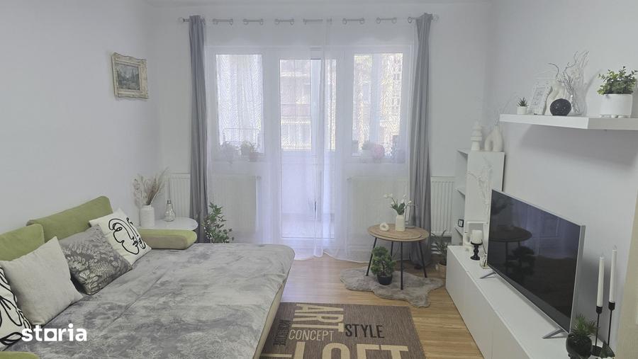 Apartament cu 2 camere decomandat în Piața Centrală