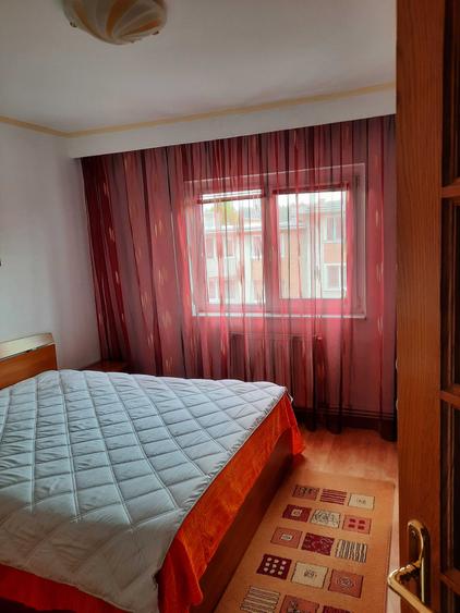 Apartament cu 4 camere decomandat în Turda