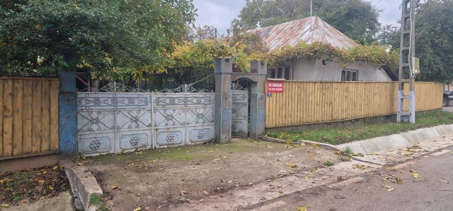 Casă cu 4 camere în Păunești