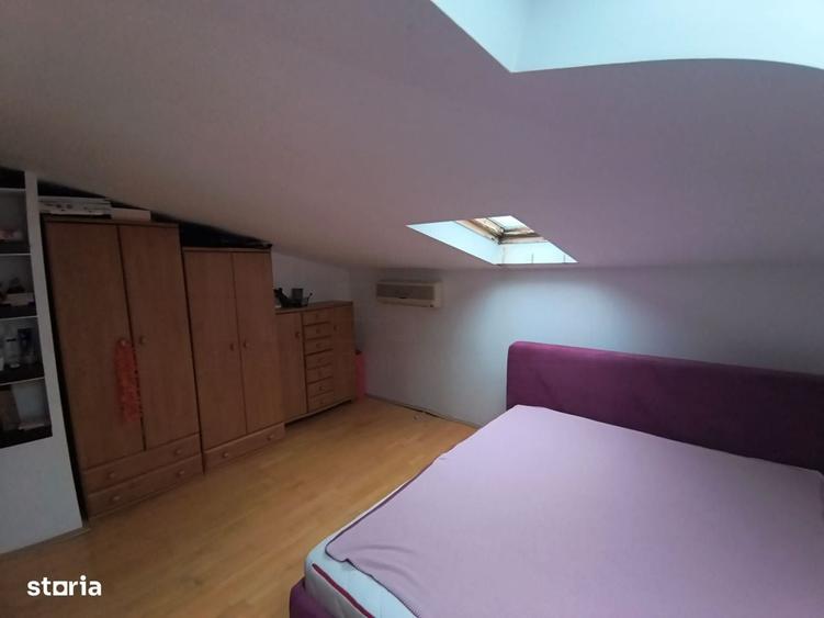 Apartament cu 4 camere în Roșu