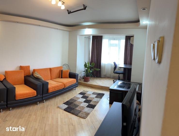 Apartament cu 3 camere semidecomandat în Central