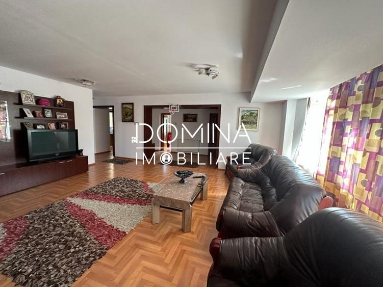 Casă individuală cu 11 camere cu Piscina în Primăverii