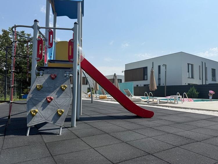 Duplex cu 4 camere cu Piscina în Corbeanca