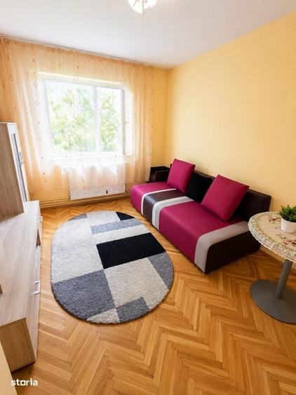 Apartament cu 3 camere decomandat în Lipovei