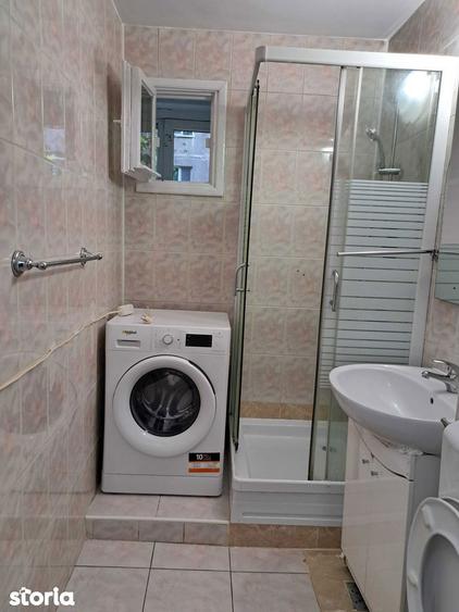 Apartament cu 3 camere semidecomandat, mobilat în Drumul Taberei