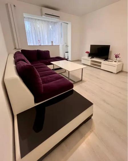Apartament cu 3 camere semidecomandat în Astra