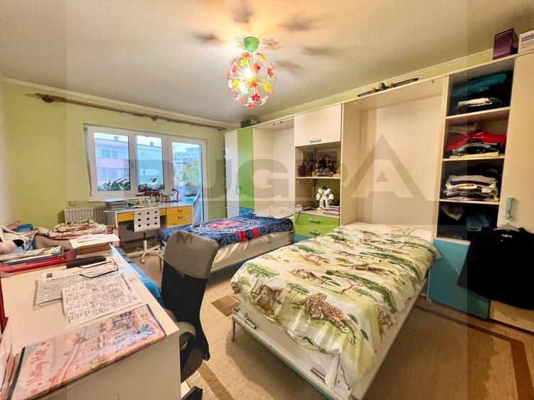 Apartament cu 4 camere decomandat, mobilat în Plopilor