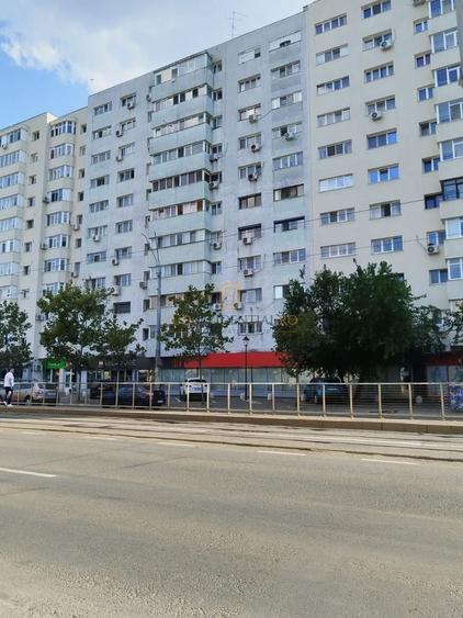 Apartament cu 4 camere decomandat în Olteniței