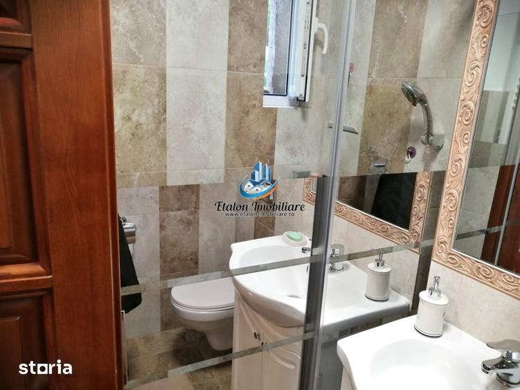 Apartament cu 3 camere semidecomandat în Central