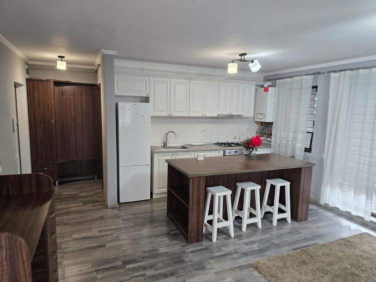 Apartament cu 2 camere decomandat în Florești