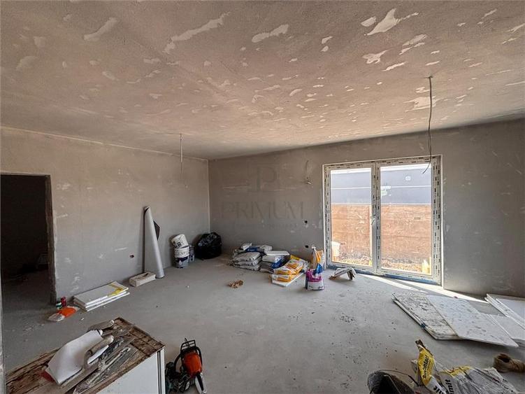 Duplex cu 4 camere cu Canalizare în Moșnița Nouă